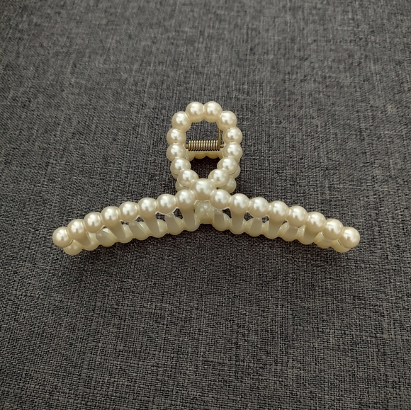 New  Imitation Pearl Geometric Hair Claw - Picture 2 of 3